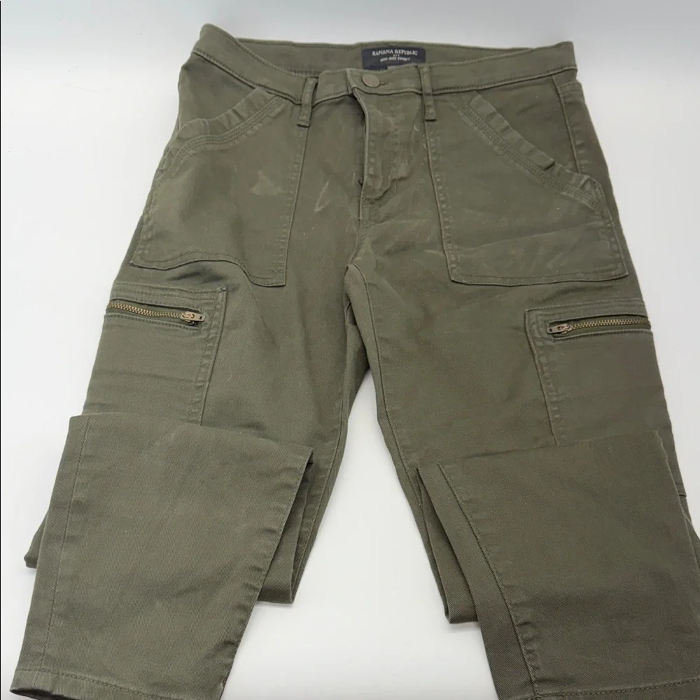 Banana Republic Women's‎ Olive Cargo Jeans